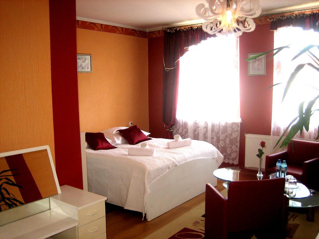 Bursztyn Hotel
