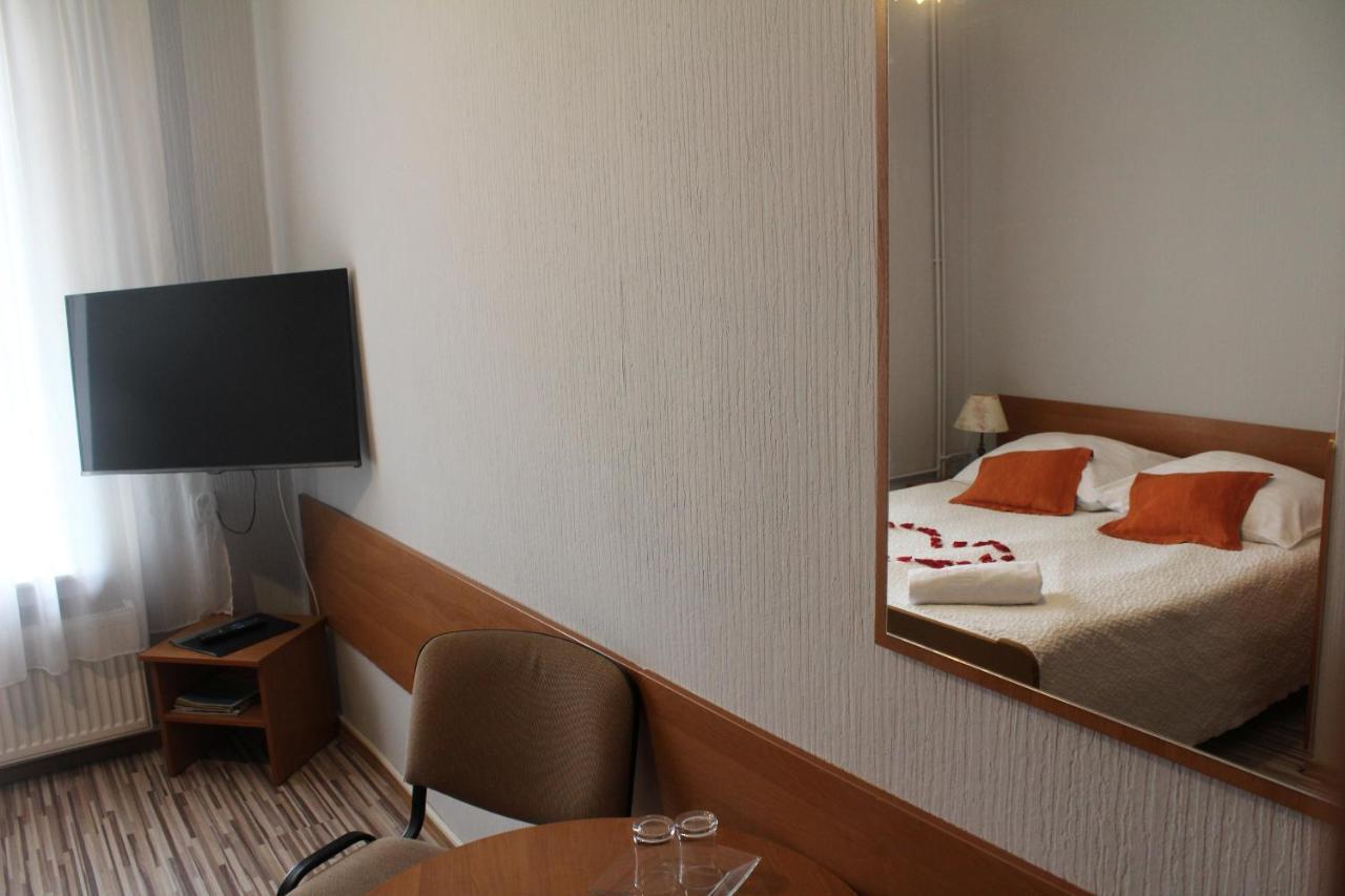 Bursztyn Hotel